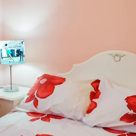 Jason's Modern Apartment *