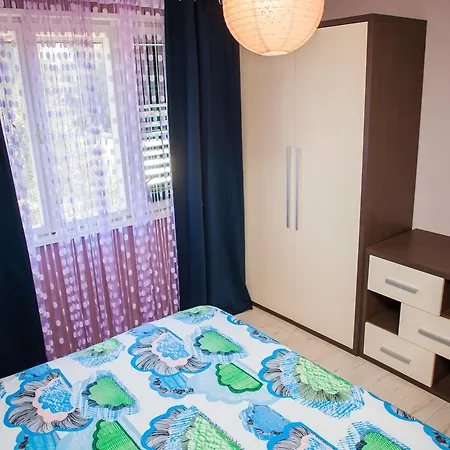Apartment Jason's Modern