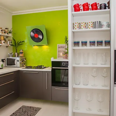 Apartment Jason's Modern Zaboric
