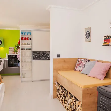 Jason's Modern Apartment *