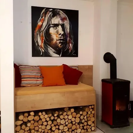 Jason's Modern Apartment *